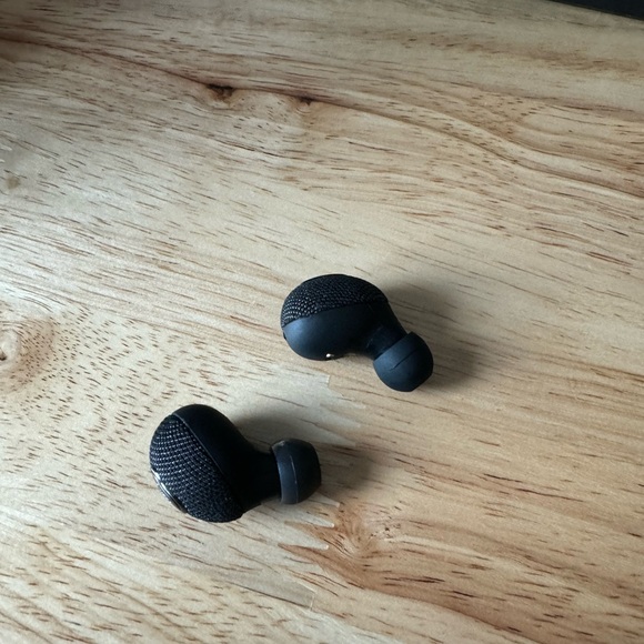 Bluetooth EarPods with charging case - Picture 2 of 3